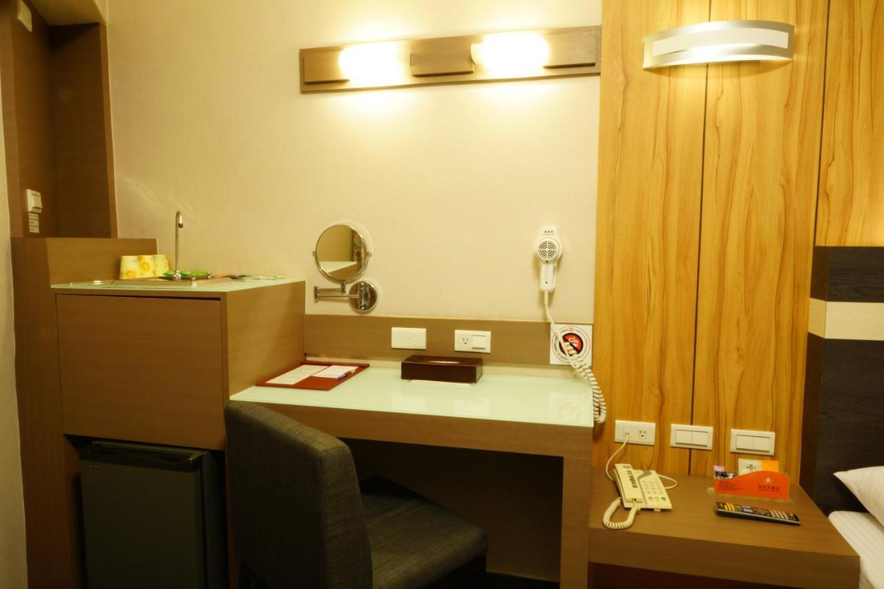 Ying Dai Hotel Tainan Luaran gambar