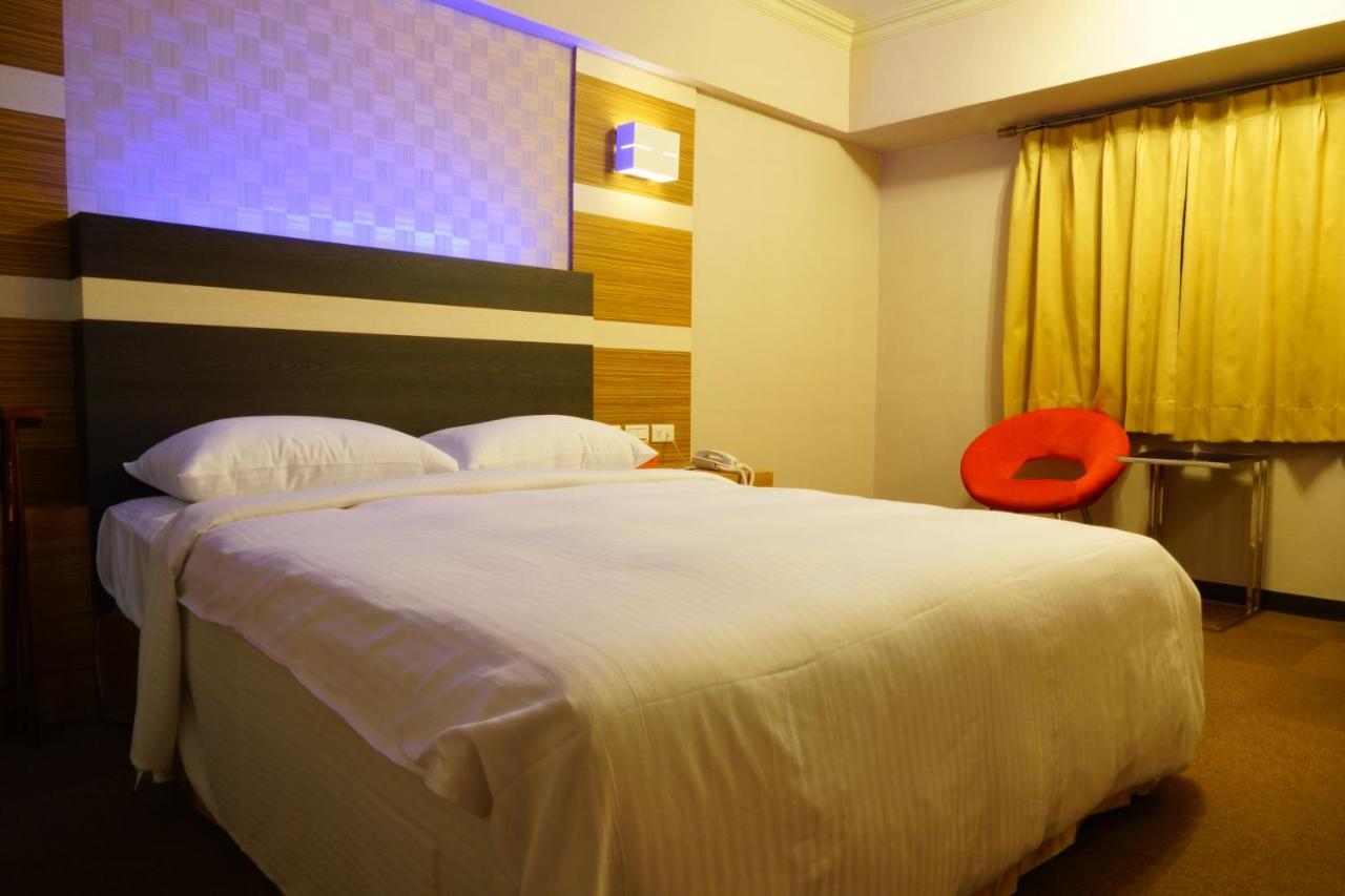 Ying Dai Hotel Tainan Luaran gambar