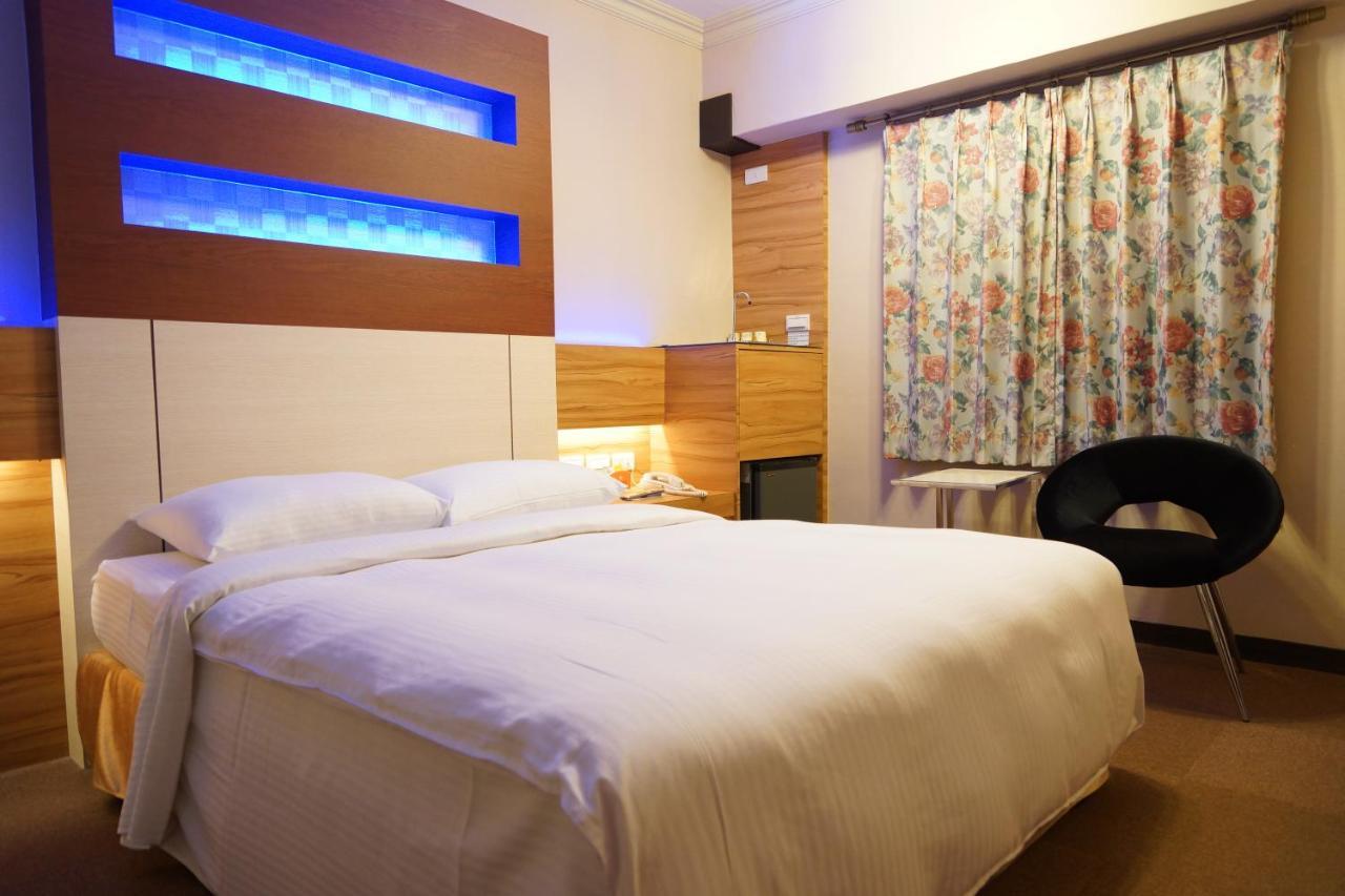 Ying Dai Hotel Tainan Luaran gambar