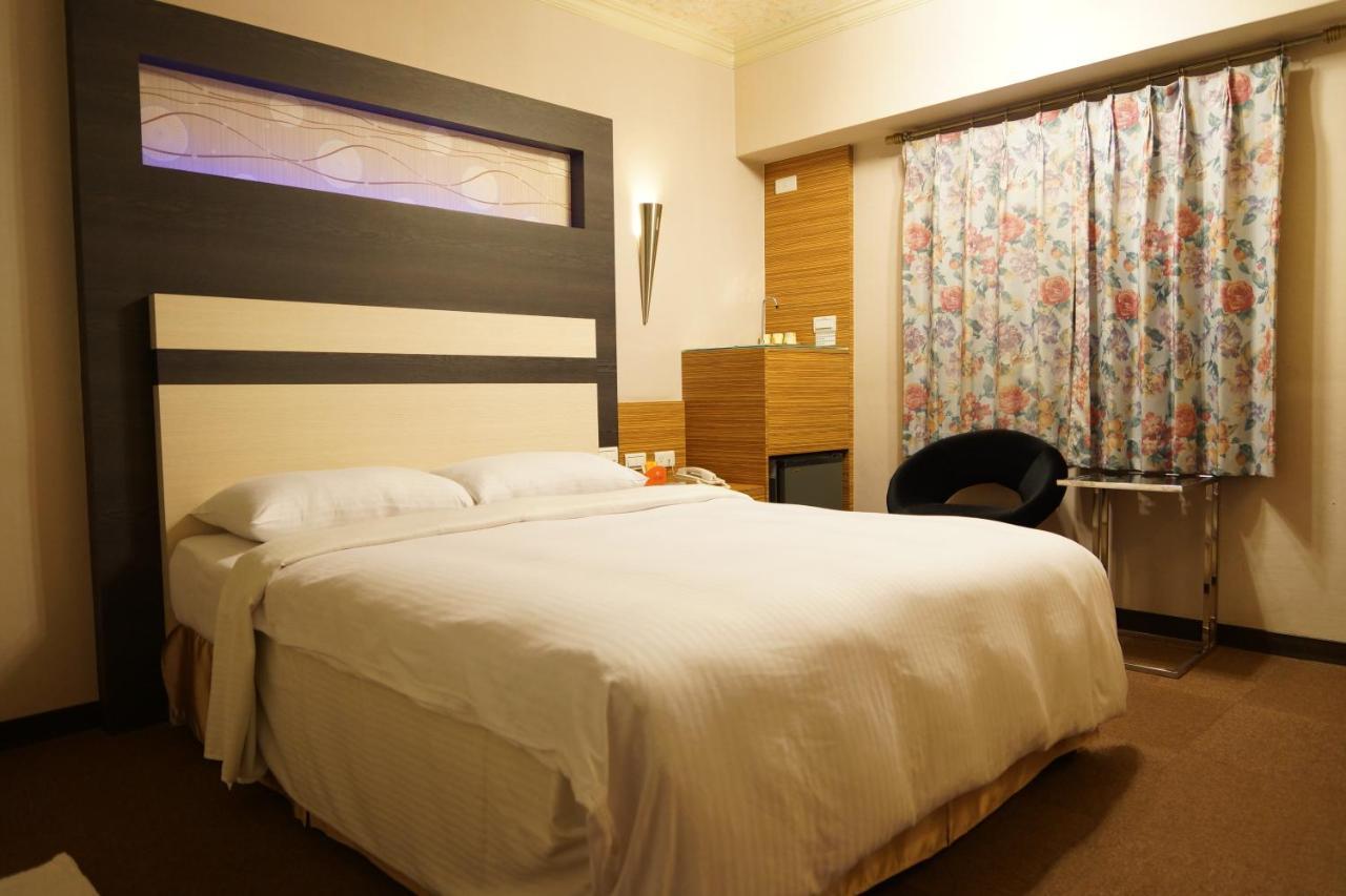 Ying Dai Hotel Tainan Luaran gambar