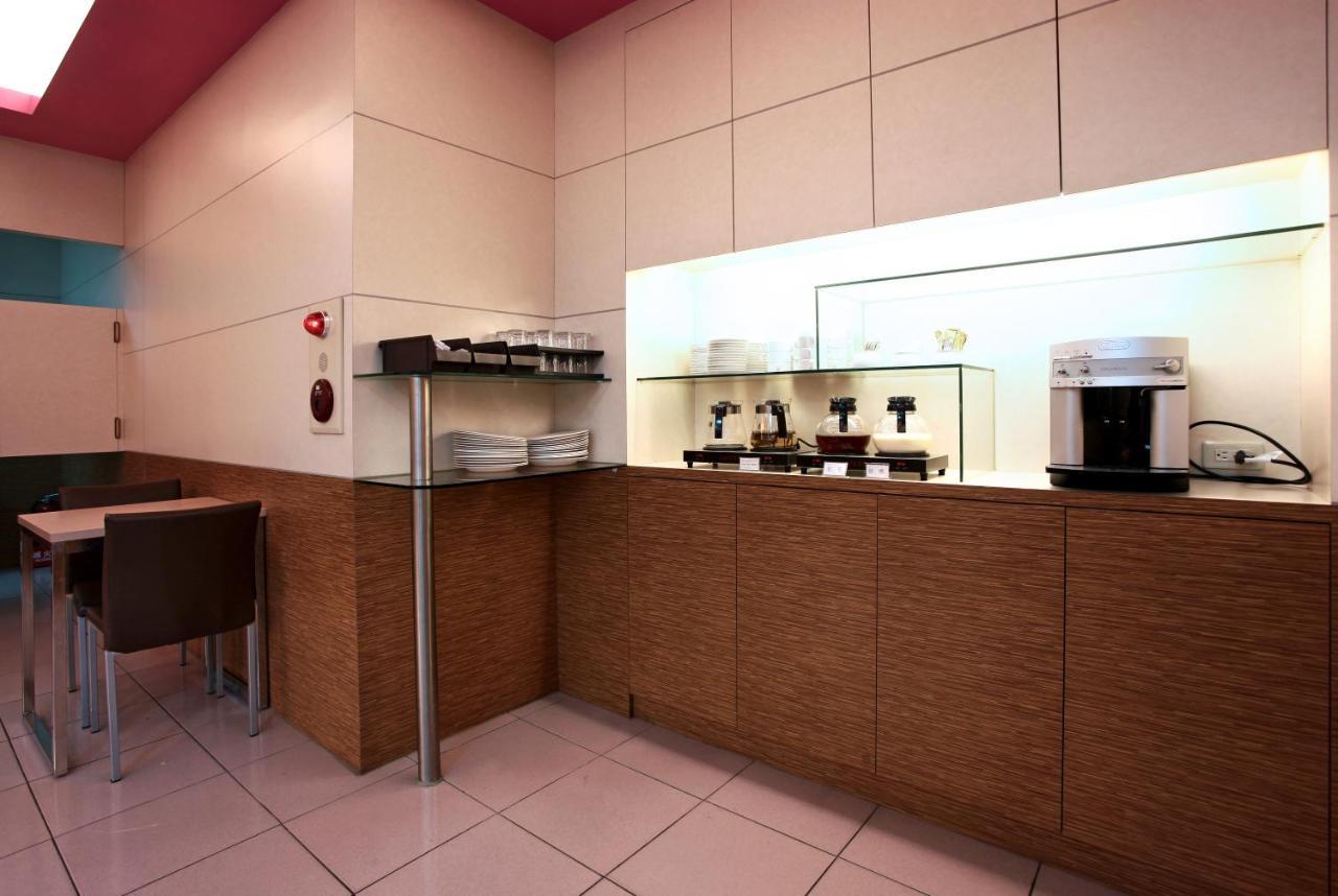 Ying Dai Hotel Tainan Luaran gambar