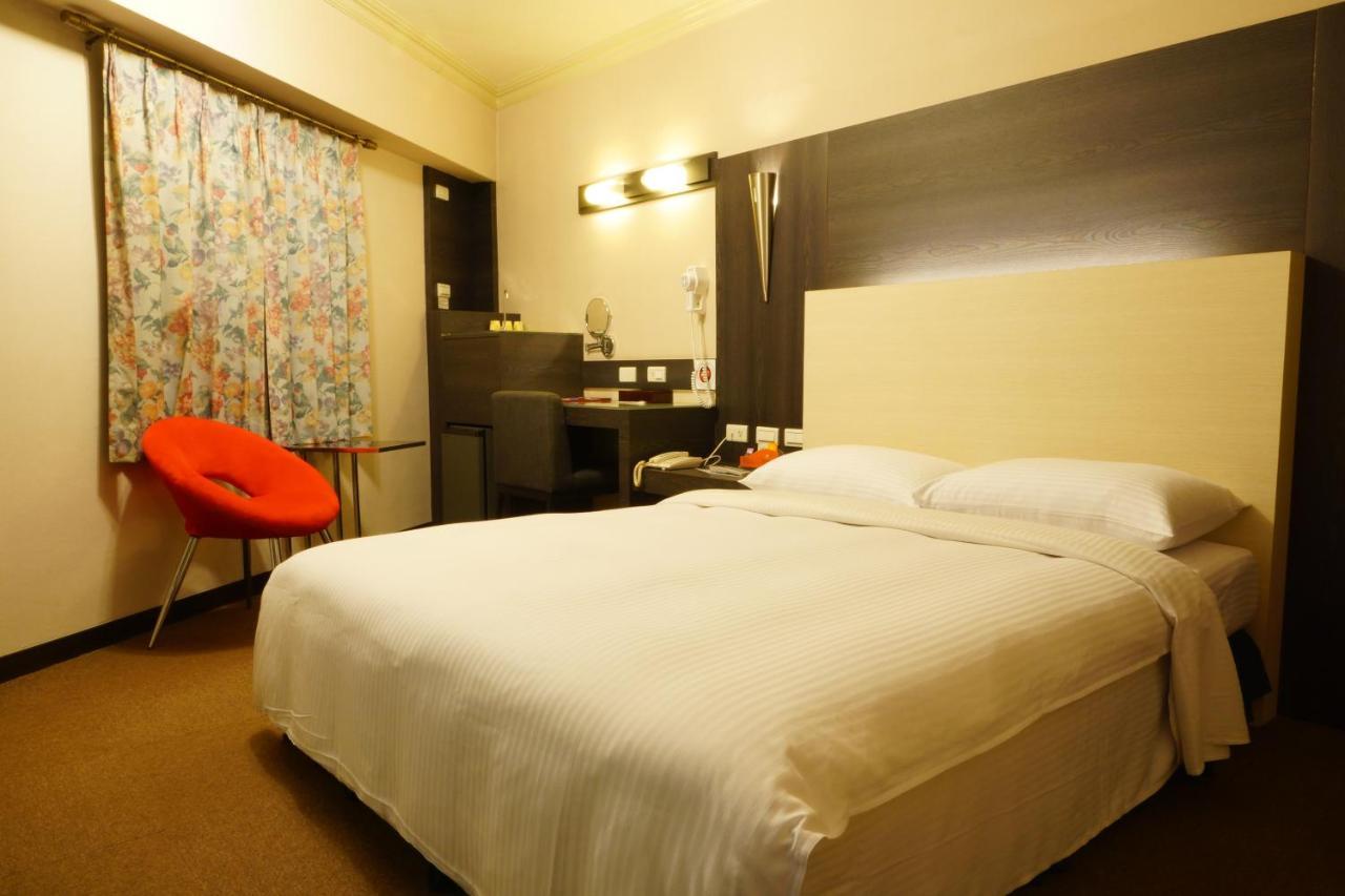 Ying Dai Hotel Tainan Luaran gambar