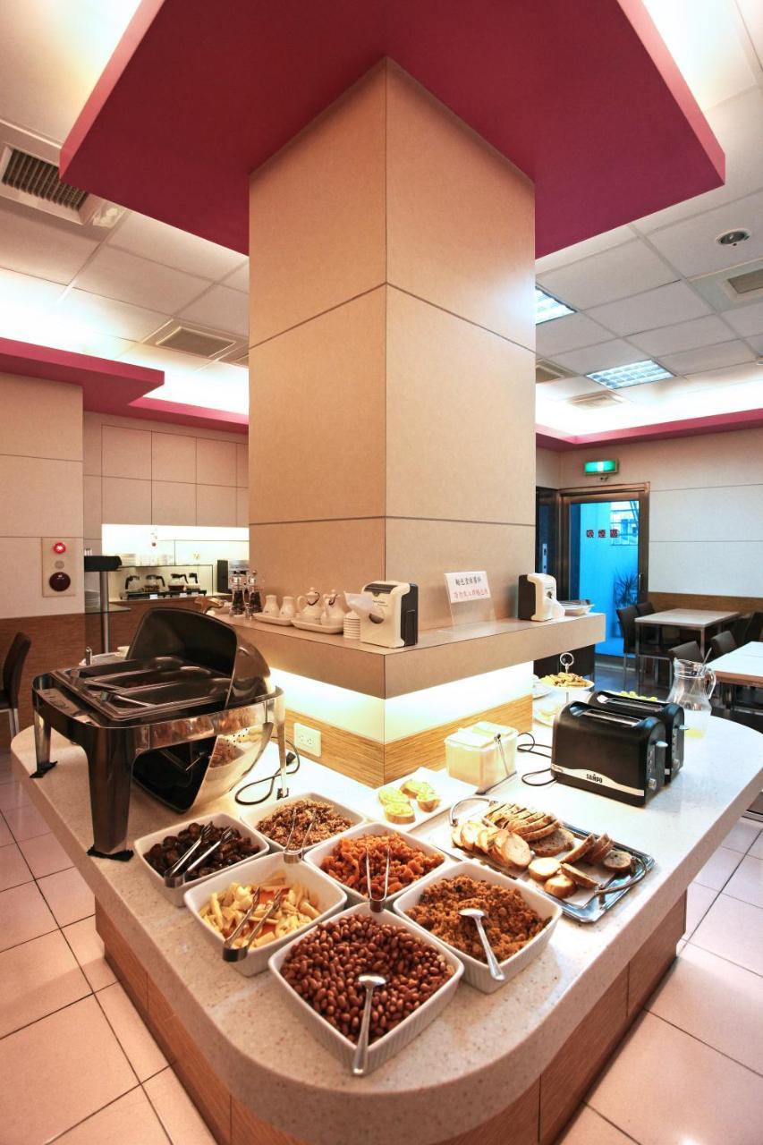 Ying Dai Hotel Tainan Luaran gambar