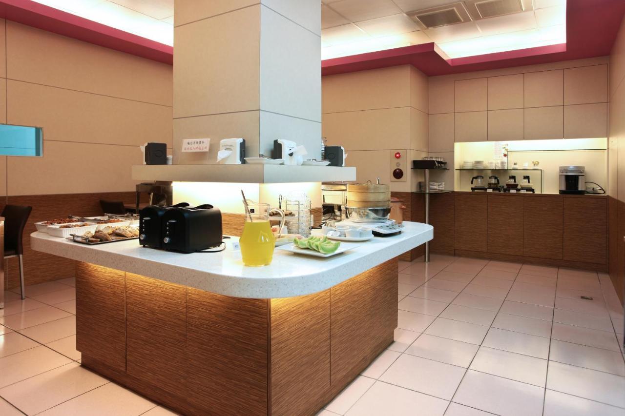 Ying Dai Hotel Tainan Luaran gambar